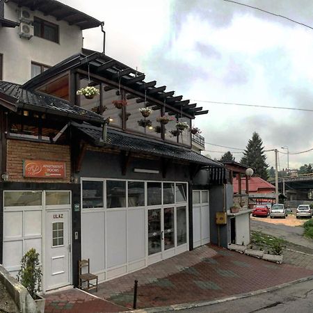 Demi Old Town - Garage Parking Hotel Sarajevo Luaran gambar
