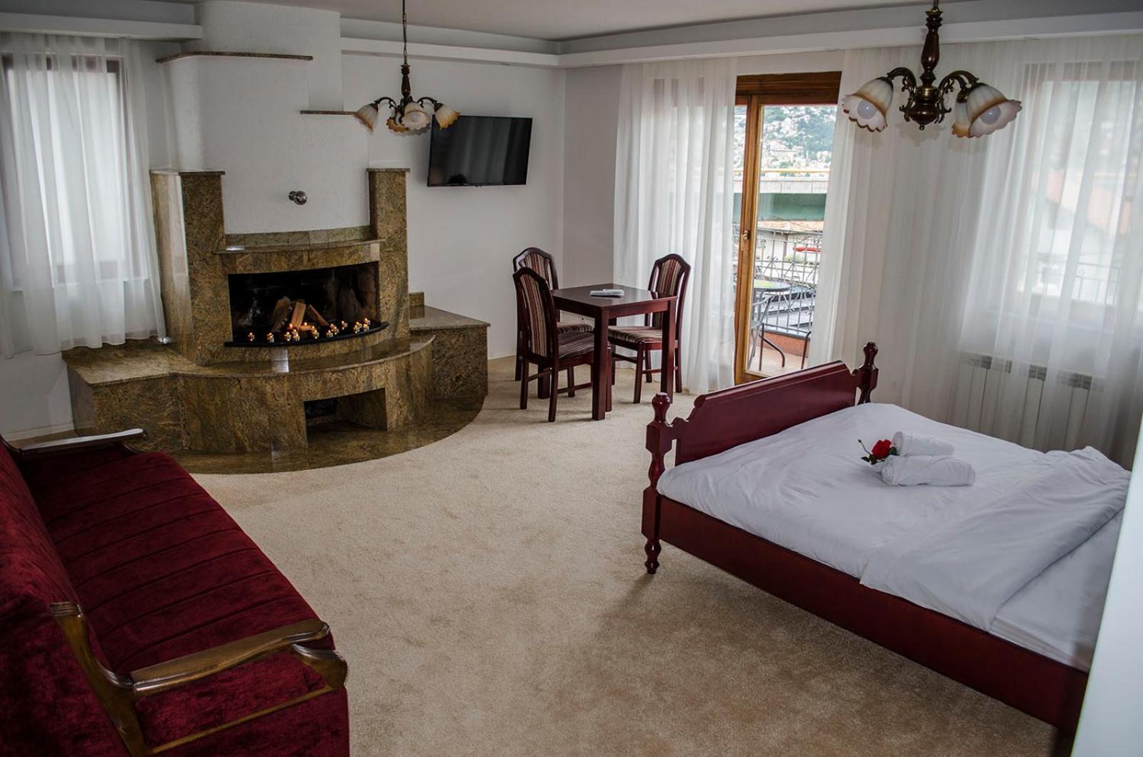 Demi Old Town - Garage Parking Hotel Sarajevo Luaran gambar