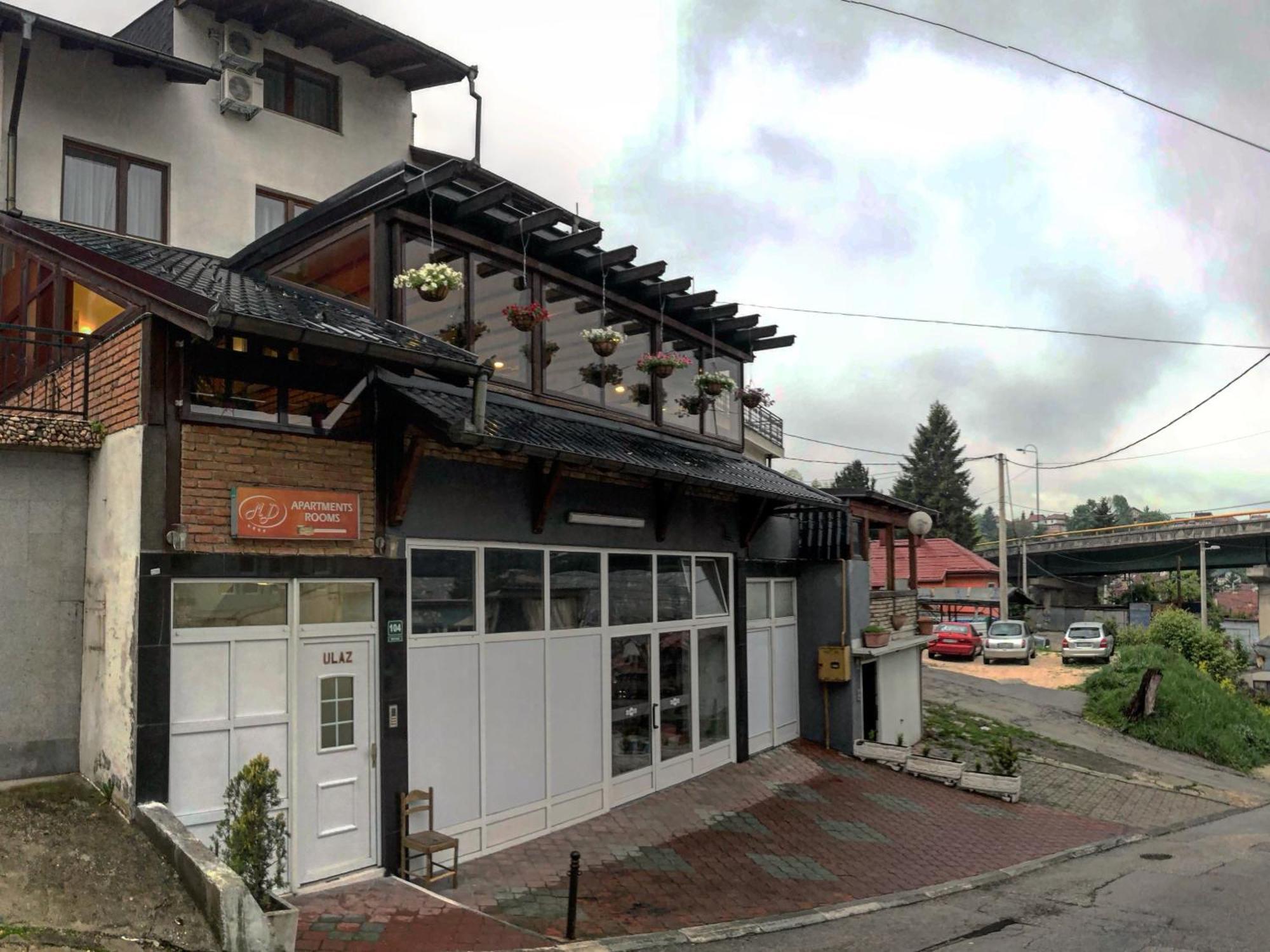 Demi Old Town - Garage Parking Hotel Sarajevo Luaran gambar