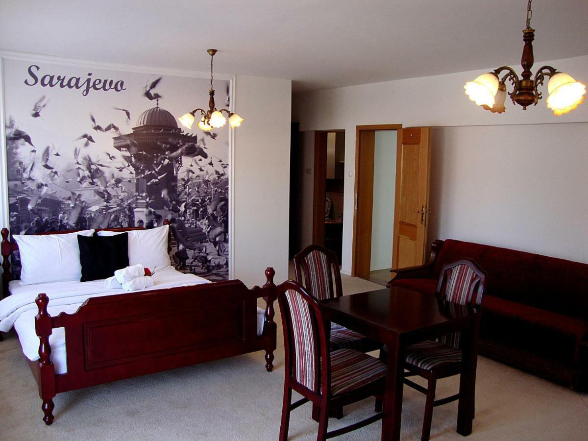 Demi Old Town - Garage Parking Hotel Sarajevo Luaran gambar