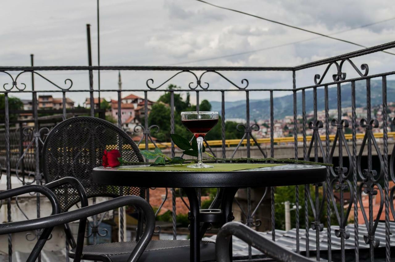 Demi Old Town - Garage Parking Hotel Sarajevo Luaran gambar