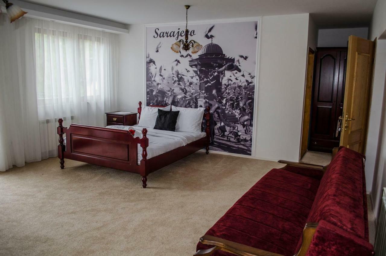Demi Old Town - Garage Parking Hotel Sarajevo Luaran gambar